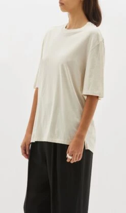 BASSIKE | Slouch Boyfriend T-Shirt - Salt -Fashion Clothing Store 3 b3007eb0 8a34 4460 90f7 0ecb3f2eaf3e