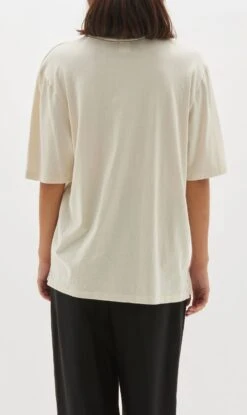 BASSIKE | Slouch Boyfriend T-Shirt - Salt -Fashion Clothing Store 4 69bd68ae c4c3 42b3 a5ba b805d15a6ac9