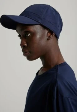 Jac + Jack | Noon Cap - Darkest Navy -Fashion Clothing Store NoonCapNavy 18397 2048x 31184177 8bb0 4ff4 beda a2090c9cbc42