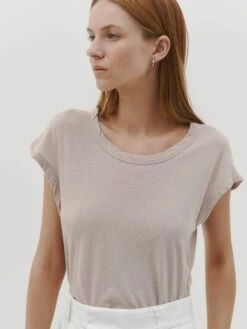 Fashion Clothing Store -Fashion Clothing Store SS19WJT138 slim muscle tank light hazelnut detail 2000x 6848e61d a967 4e47 83e6 92ed690259f8