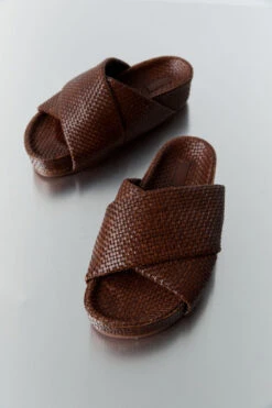 St. Agni | Woven Flatform Slide - Antique Tan -Fashion Clothing Store WovenFlatformSlideAntiqueTan 5 1000x 2be88dd0 8666 454e 90e8 2a480115b155