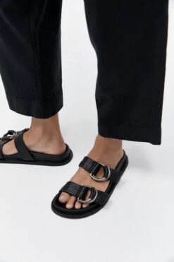 ST. AGNI | Ring Detail Slide - Black -Fashion Clothing Store p f23ad6c5 5c8f 4a13 a935 cd5d5569d137