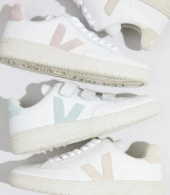 Veja | V-12 Leather - Extra White Sable -Fashion Clothing Store veja 4emevues v 12 10 1