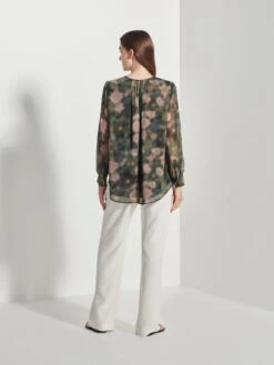 Juliette Hogan | Ara Blouse - Windflower -Fashion Clothing Store w JH 23.01 AC Ara Blouse Windflower 479 03 2048x a7f02f28 87f3 4882 877c 8d6e597630e8